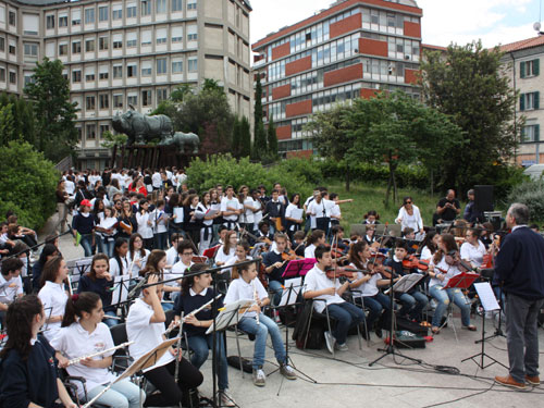 Orchestra e coro Scuola media Leopardi e Liceo musicale C. Rinaldini