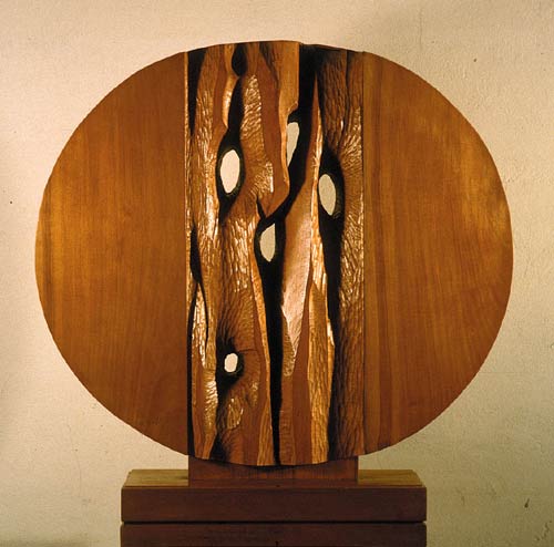 Foto della scultura in legno di noce africano: Evento 1968