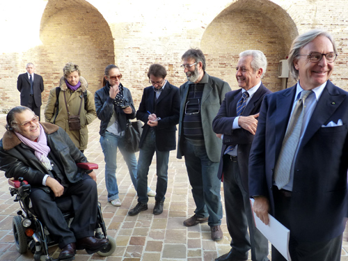 La delagazione del Comune e del Museo con Diego Della Valle nel cortile della Mole