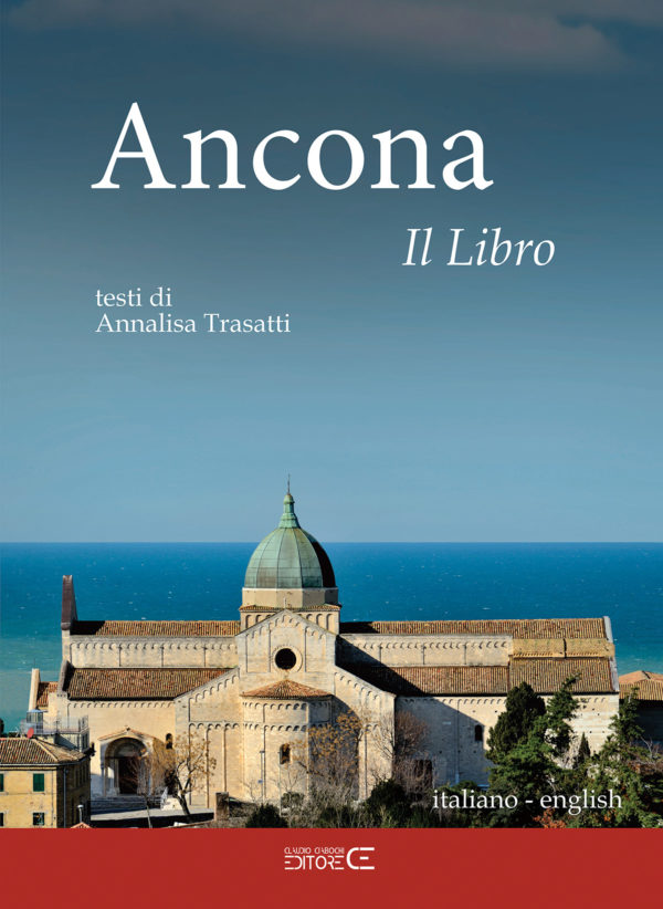 In copertina il bianco duomo di San Ciriaco e lontano il mare