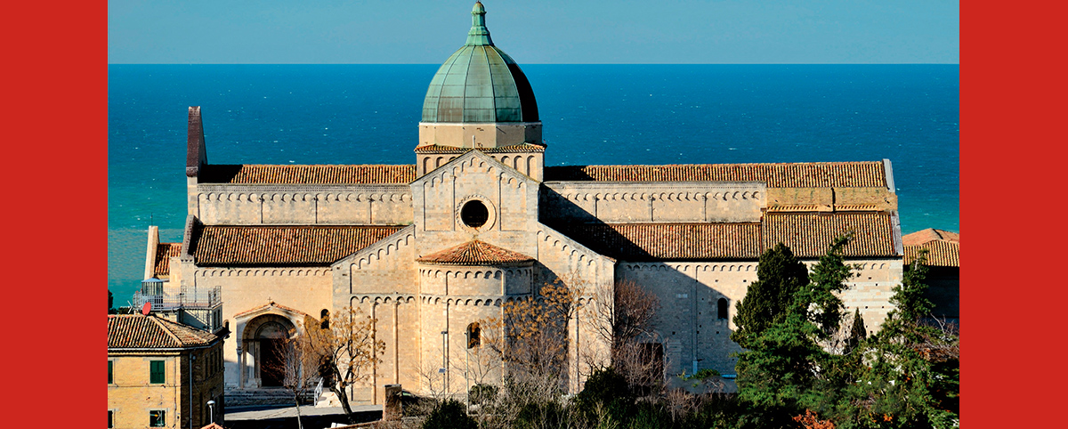 Vista del duomo di San Ciriaco